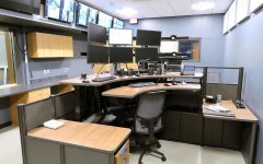 監(jiān)控臺廠家在哪里？豪華監(jiān)控臺哪家好？